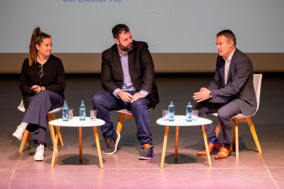 Otra de las presentaciones del acto hablando de la Inteligencia Artificial.