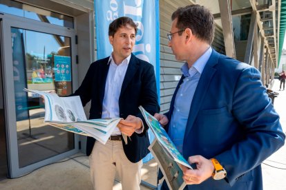 Francesc Pintado y el Director Comercial del Diari, Carlos Amil.