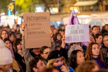 8M en Tarragona, el feminismo se reivindica en la calle: «no tenemos miedo»