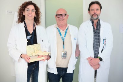 D'esquerra a dreta: la Dra. Calbet, el Dr García Almagro i el Dr. Pérez.