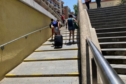 Rampa bajo la vía del tren en Calafell.