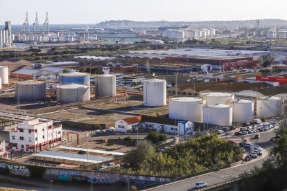 Vista general de la antigua CLH, ahora Exolum