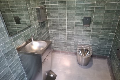 El interior de los lavabos, que son accesibles.