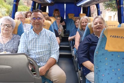 Des de Vimbodí i Poblet, un autocar portava a Lleida alguns dels seus veïns.