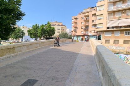 El puente es peatonal desde hace unos años.