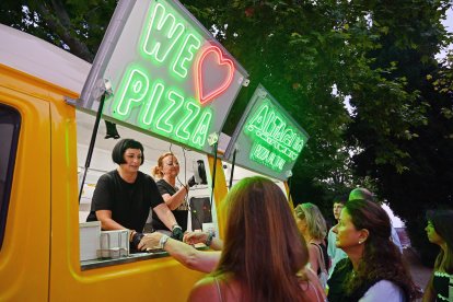 Además de la música había una variada oferta gastronómica.