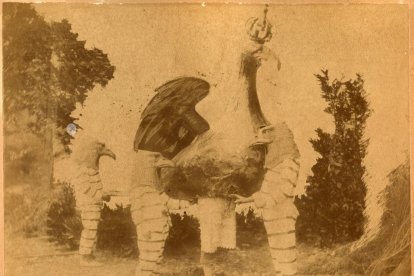 La foto més antiga que es conserva de l’Àliga, que és datada l’any 1901.