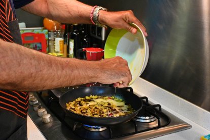 La tortilla lista para su cocción.