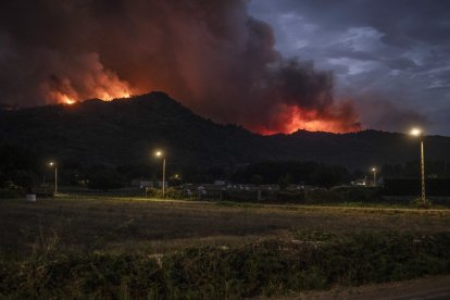 Incendio forestal en Monterrei