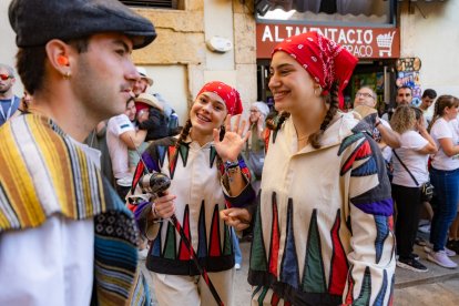 Els carrers de Tarragona gaudeixen de la Cercavila del Seguici Popular