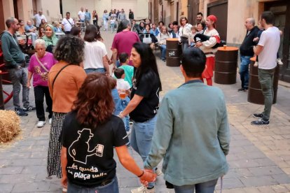 Grups de visitants, durant la fira.