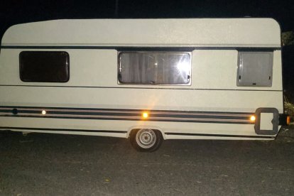 La caravana tiene un valor de 8.000 euros, han informado los Mossos.