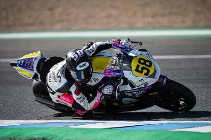 Paola Ramos, rodando con su Yamaha, la 58, en la prueba de Jerez.