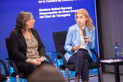 Marta Morera, directora General de Energia de la Generalitat de Catalunya y Maria Mas, gerente de la AEQT.