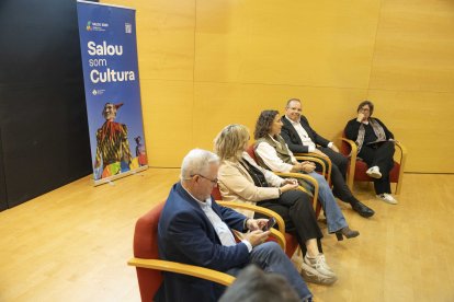 Pere Granados, Berta Cabré, Mireia Bové, Joaquín Mora y Marta Nel·lo, en la mesa redonda organizada por el 'Diari' en Salou.
