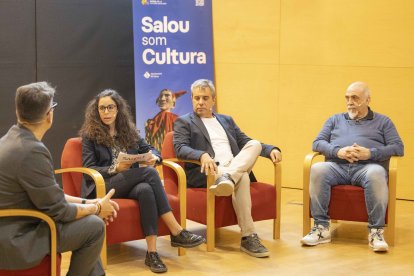 Alba Viana, directora del Patronato de Turismo de Salou; Albert Viñas, CEO y fundador de MareNostrum; yEdu Cuesta, chef y miembro de la Junta de la AEHT Salou protagonizaron la segunda mesa redonda.