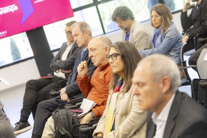 Ignasi Cañagueral, Josep Lluís Aymat, Josep Anton Burgasé, Maria Eugènia Arbó i Joan Rofes. Just al darrera, José Enrique Vázquez Martínez i Vanessa Climent.