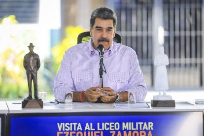 Fotografía cedida por Prensa de Miraflores del presidente de Venezuela, Nicolás Maduro, hablando durante un acto de gobierno este miércoles, en Caracas.