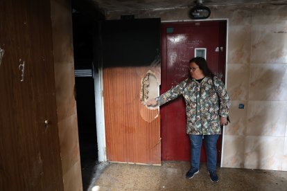 Los vecinos de las casas de colores de Campclar, hartos del deterioro de sus viviendas.