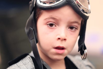 Un joven participante en las jornadas modernistas 'Els Pallaresos 1900'.