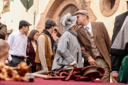 Participantes en las jornadas vestidos de época.