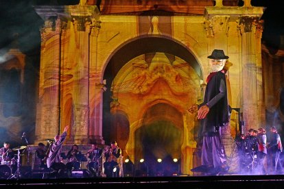 La inauguración del Año Gaudí culmina en el santuario de Misericòrdia con un acto que repasa la vida y la obra del referente universal de la arquitectura.