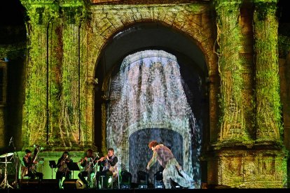 La inauguración del Año Gaudí culmina en el santuario de Misericòrdia con un acto que repasa la vida y la obra del referente universal de la arquitectura.