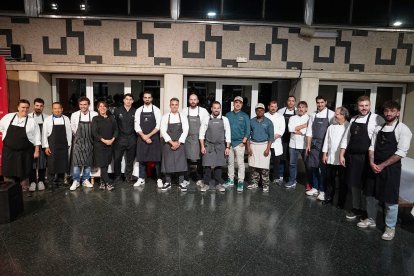 Els xefs Joan i Arnau Bosch, Rubén Campos, Fran López, Jeroni Castell, Vicent Guimerà, Rafel Múria, Josep Moreno, Aitor López i Joan Algadir.