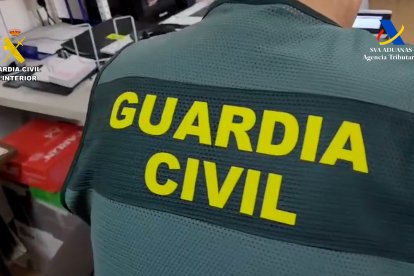 A los acusados, se les atribuye varios delitos contra la Hacienda Pública durante los ejercicios fiscales del 2019 a 2024.