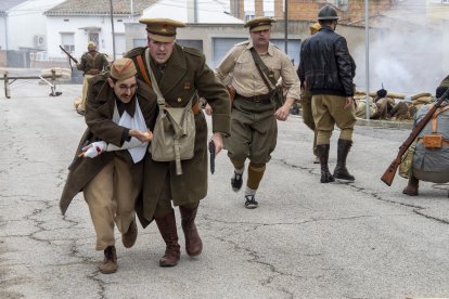 Recreació als carrers de Flix dela Batalla de l'Ebre.