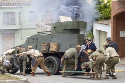 Recreació als carrers de Flix dela Batalla de l'Ebre.