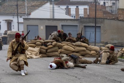 Recreació als carrers de Flix dela Batalla de l'Ebre.