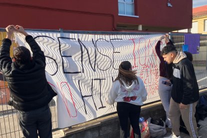 Los compañeros mantendrán la protesta.