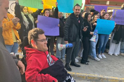 Ion dio las gracias a sus compañeros.