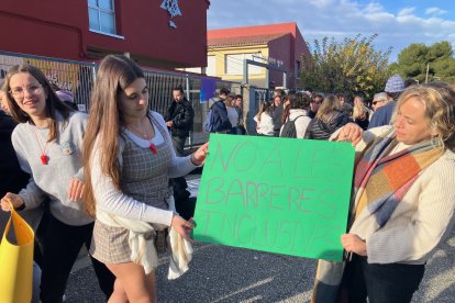 Los compañeros de Ion se movilizaron en su apoyo.