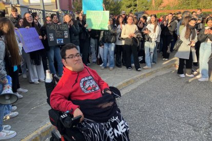 Ion agradeció a sis compañeros el apoyo.