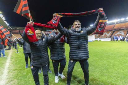 Desfile de los equipos en el Nou Estadi en una nueva edición de LALIGA GENUINE Moeve