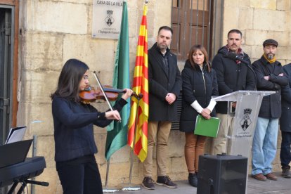 Instant de l'acte d'homenatge als espluguins que van ser deportats als camps nazis.