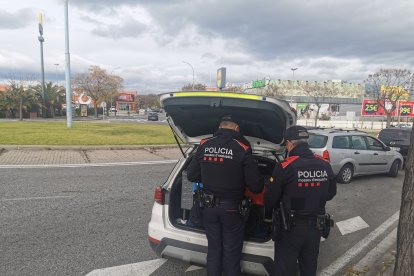 Control el pasado jueves en Les Gavarres de patrullas uniformadas.