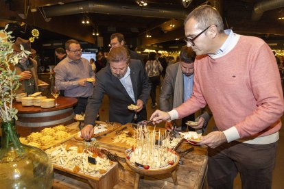 Varios de los invitados a la velada en La Boella.