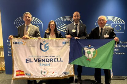 La bandera lucirá en El Vendrell.