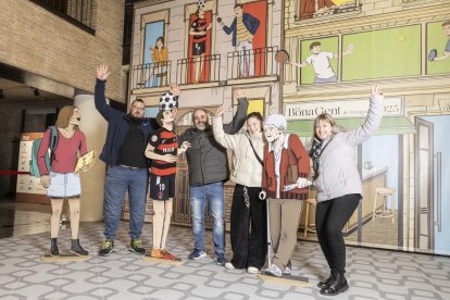 El photocall contó con los candidatos de esta edición (a tamaño natural) creados por Vito Batchilleria.