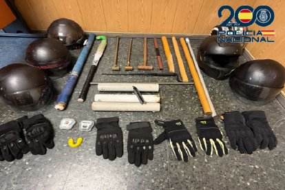 Material decomisado en las actuaciones policiales.