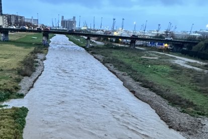 El río Francolí a su paso por la ciudad de Tarragona.
