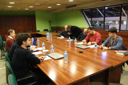 Reunión de Renfe, Adif, SEMAF y Govern, en las oficinas de la estación de Sants
