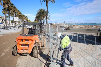 Operarios trabajando en la zona.