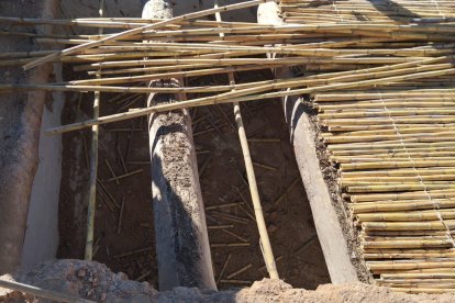 La técnica es a base de cañas, barro y madera