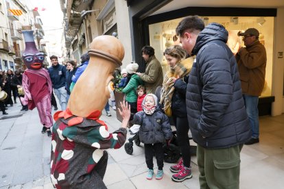 Els capgrossos de la Calçotada representen els elements que conformen la salsa.