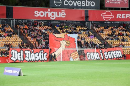 El tifo inicial que preparó 'Orgull Grana' antes del Ibiza.