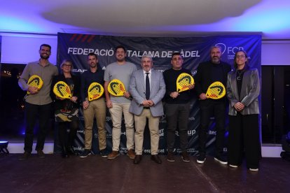 Tonet Sans i Lucía Sainz van participar en l’entrega de les pales que es van sortejar.